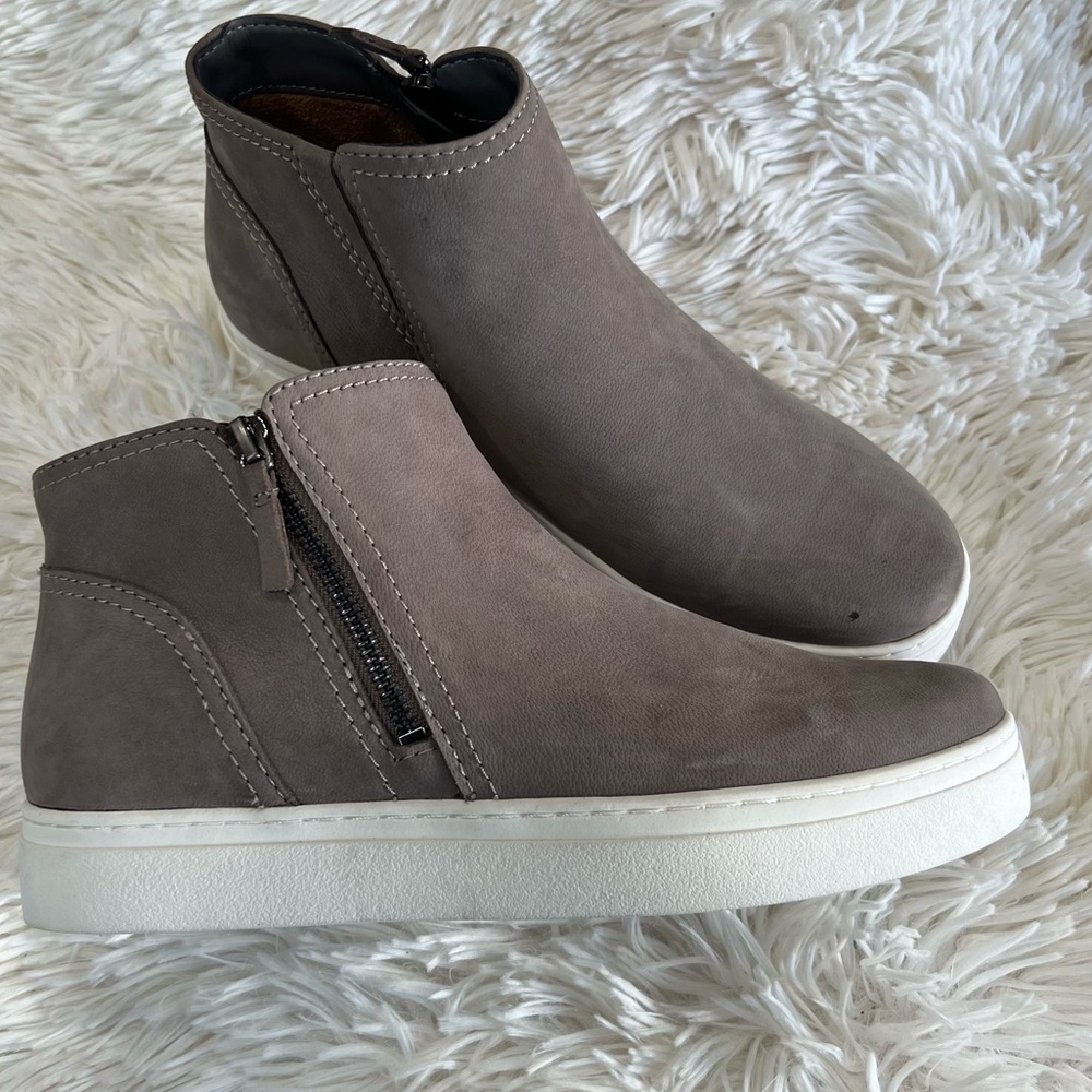 Naturalizer Celeste gray‎ boots size 10